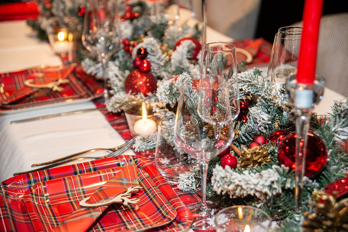 PartyBIO Tartan , Set di Stoviglie Monouso biodegradabili per Feste con Piatti Carta, Bicchieri Carta, Tovaglioli.